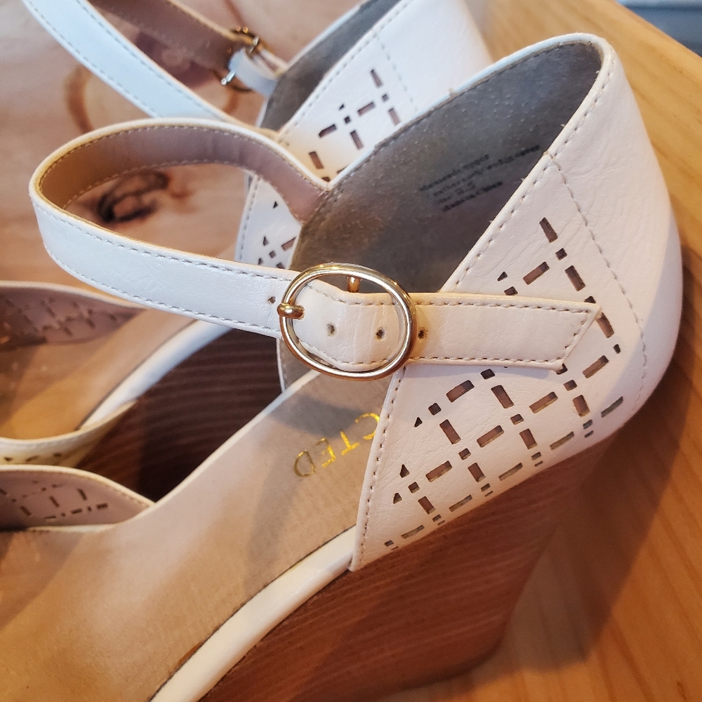 Restricted | wedges - Picture 4 of 8